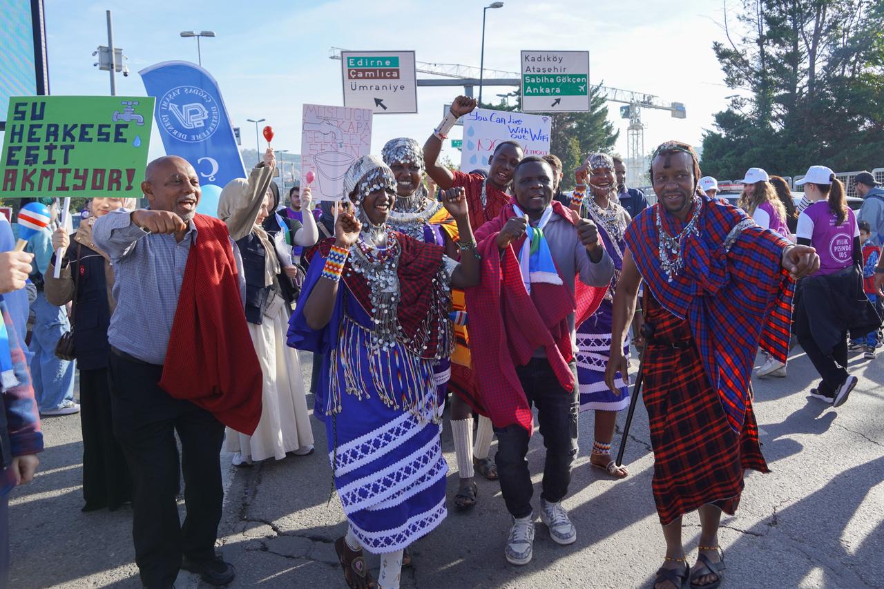 Members of Tanzania’s Masai tribe join the Istanbul Marathon to spotlight the continent’s water challenges. Istanbul, Türkiye, November 2, 2025. (AA Photo)