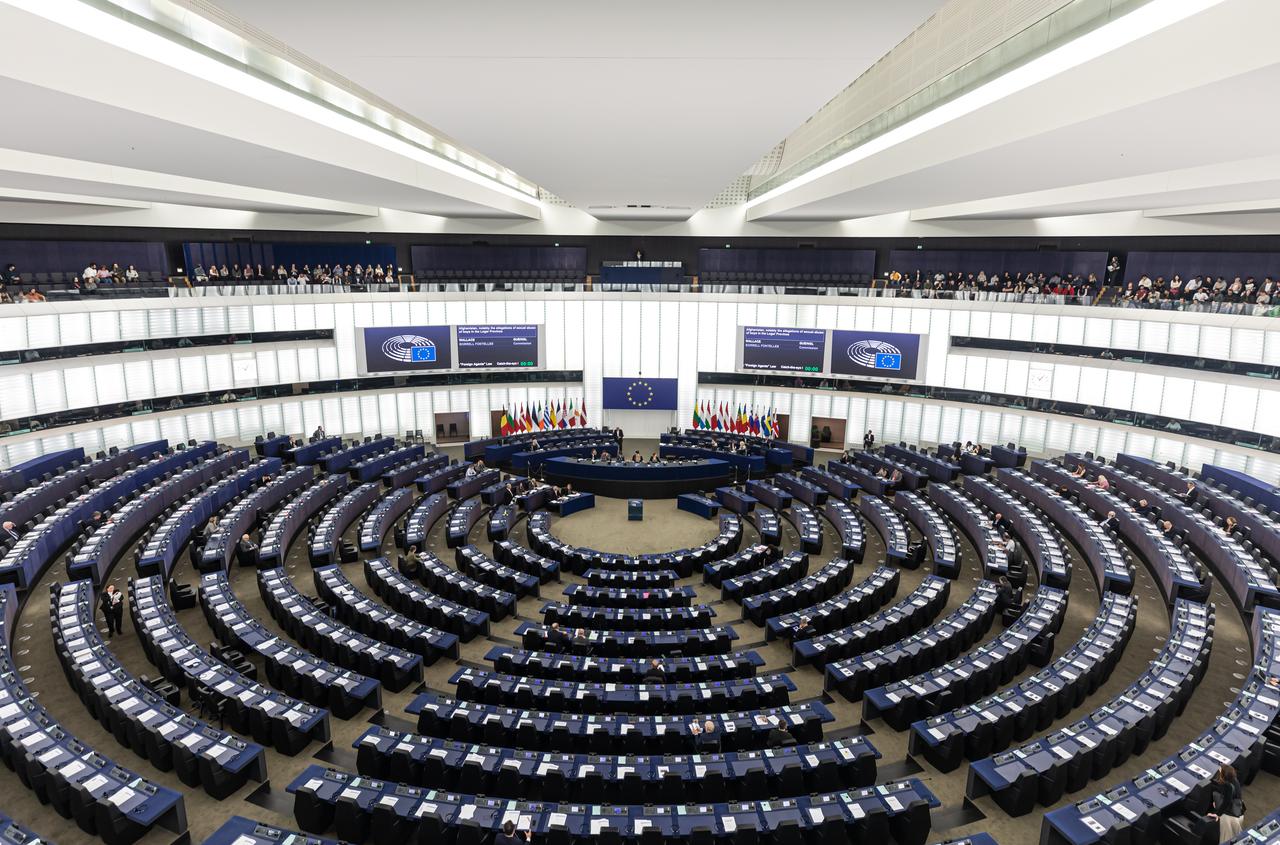The European Parliament’s plenary chamber in Strasbourg, France. (Adobe Stock Photo)(misu - stock.adobe.com)
