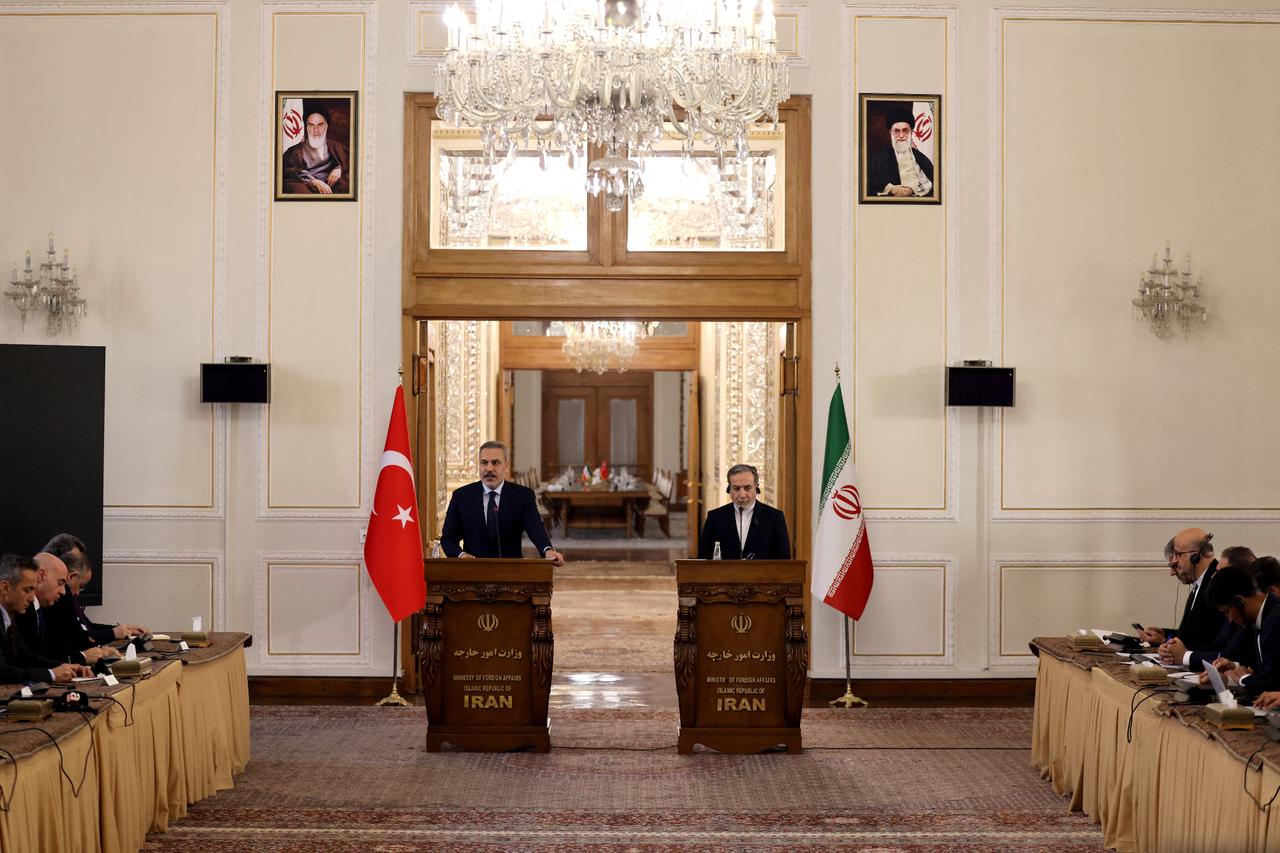 Iran and Türkiye announce $1.6 billion railway to link Asia and Europe