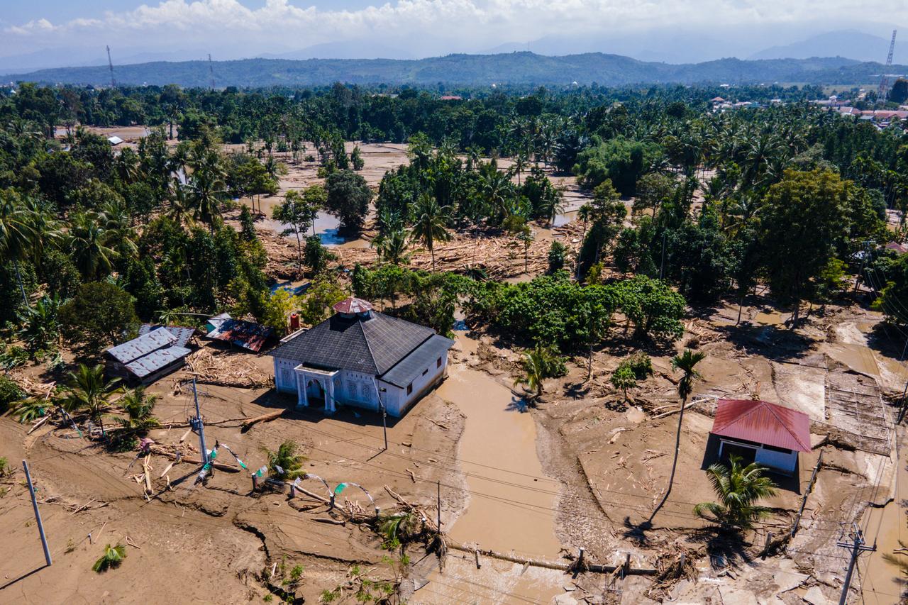 Monsoon floods across Southeast Asia leave 669 dead in Indonesia, Thailand, Malaysia