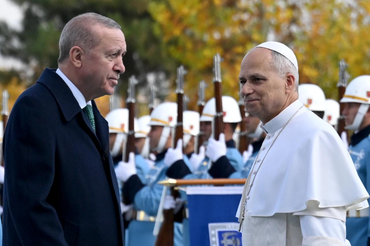 Pope Leo XIV cites Erdogan's ties to world leaders as key to Ukraine peace efforts