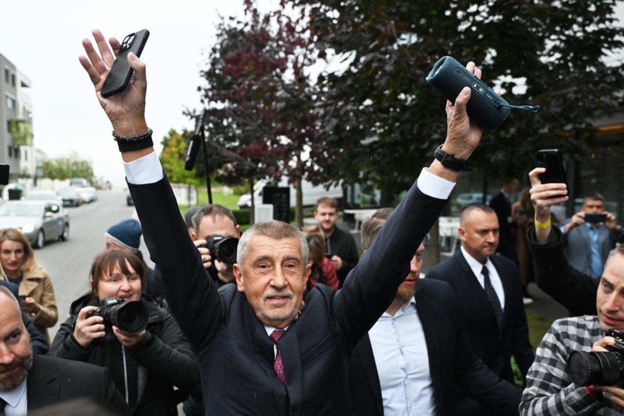 Czech populist billionaire Babis set to return as prime minister after coalition deal