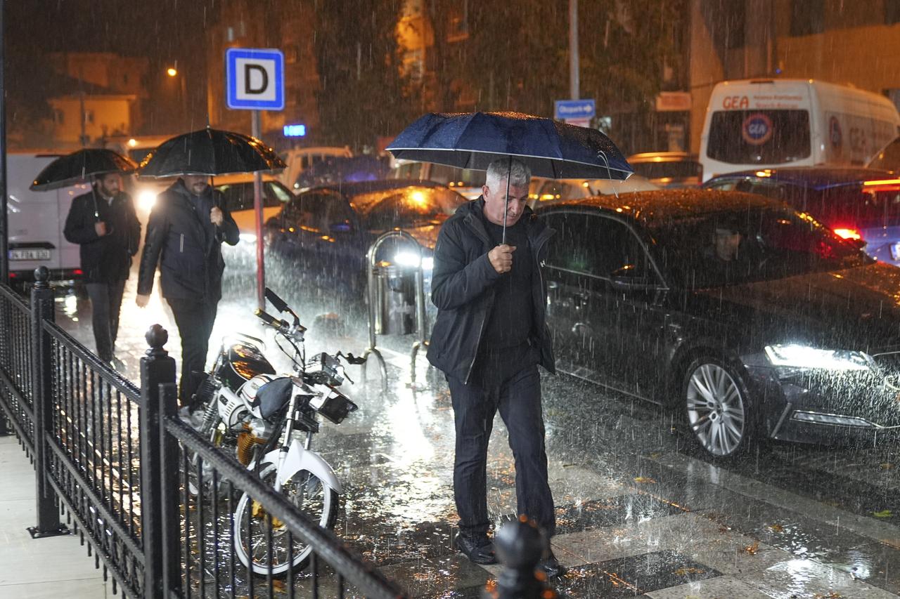 Showers and thunderstorms forecasted for Istanbul, Central Anatolia