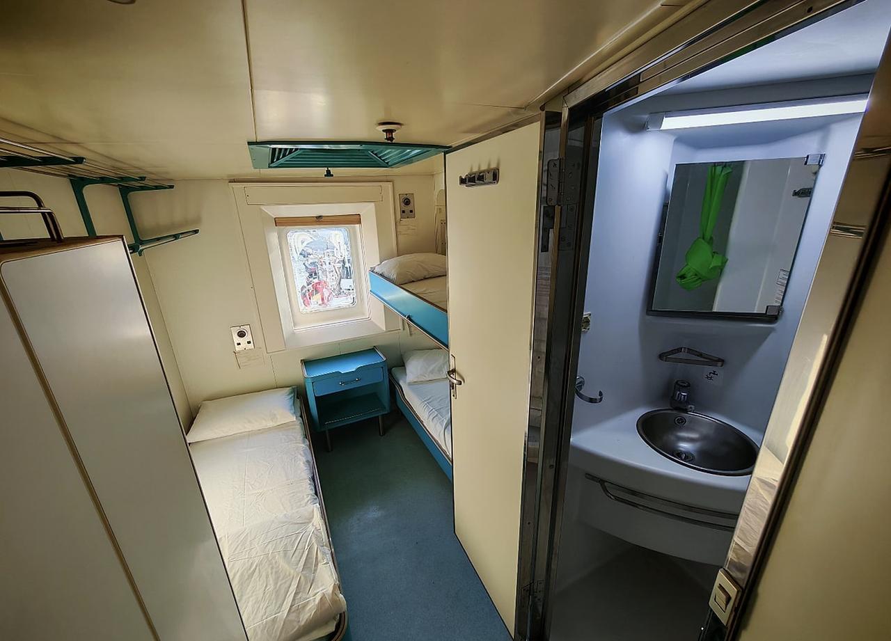 A standard four-person cabin with private bathroom on the Lider Line ferry operating between Trabzon and Sochi. (Photo via 61saat)