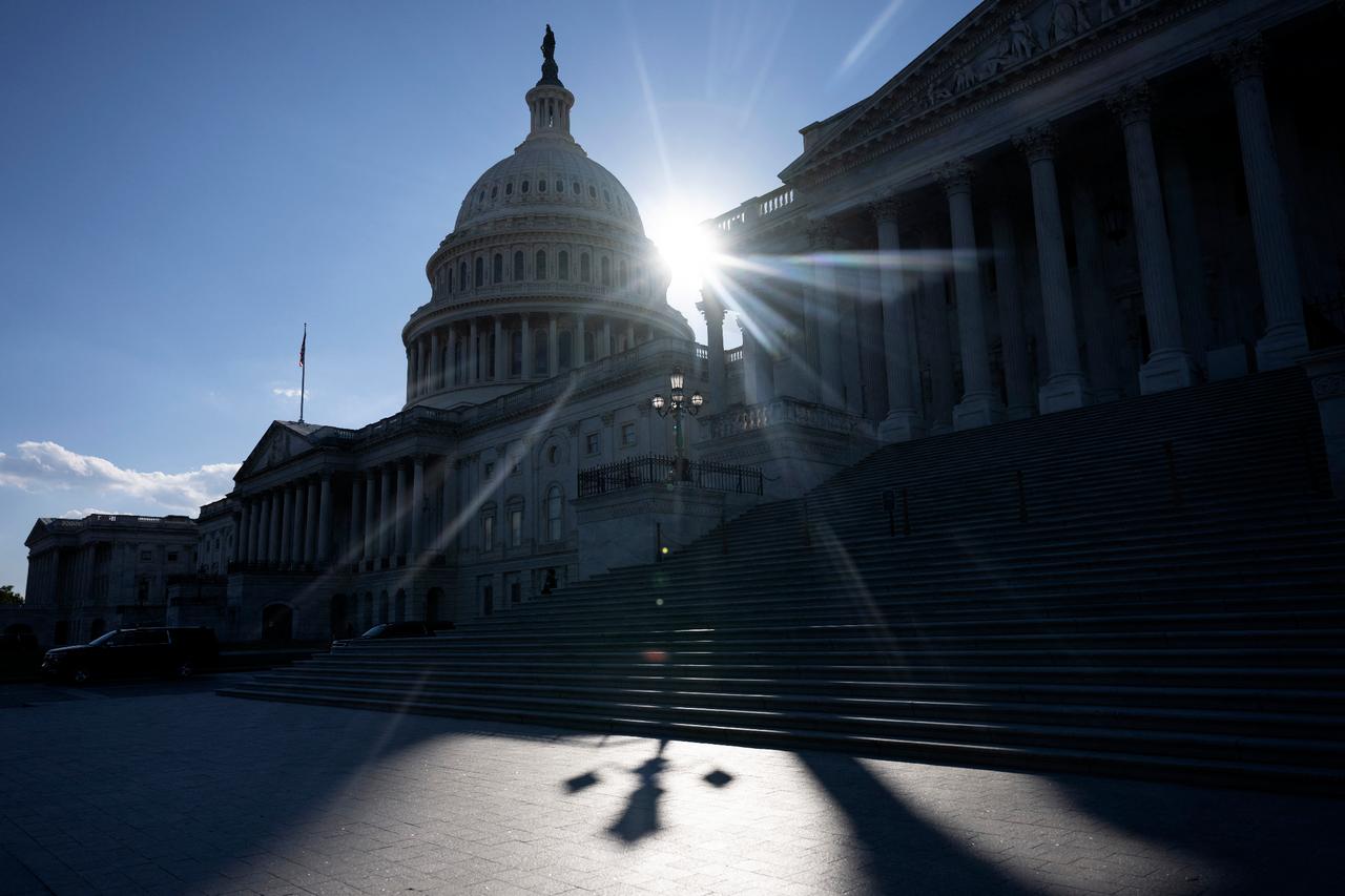 US shutdown matches record as senate deadlock drags into 6th week