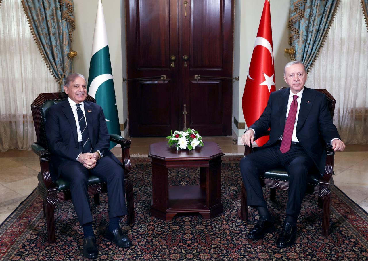 President Recep Tayyip Erdogan (R) meets with Pakistani Prime Minister Shehbaz Sharif (L) at the Dolmabahce Palace in Istanbul, Türkiye on May 25, 2025. (TUR Presidency / AA Photo)