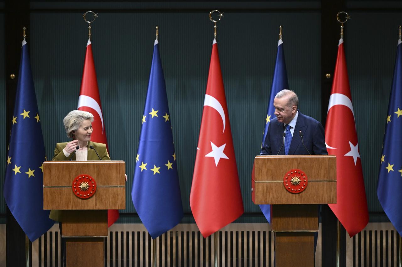 President Recep Tayyip Erdogan (R) and European Commission President Ursula von der Leyen (L) speak during a joint press conference in Ankara, Türkiye, Dec. 17, 2024. (AA Photo)