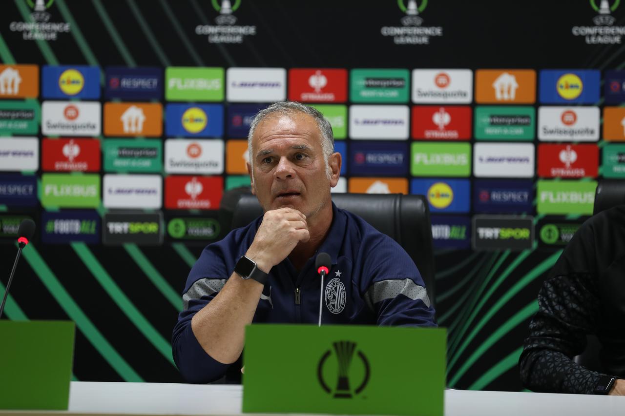 Hamrun Spartans head coach Giacomo Modica speaks during the pre-match press conference ahead of the UEFA Conference League fixture against Samsunspor in Samsun, Türkiye, Nov. 5, 2025. (AA Photo)
