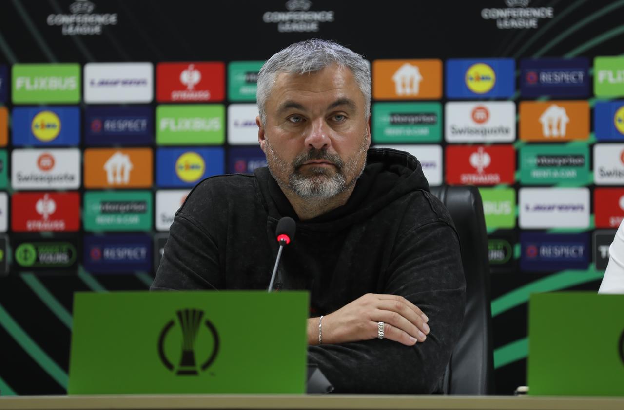 Head coach of Samsunspor Thomas Reis speaks during a press conference ahead of UEFA Conference League week 3 football match against Hamrun Spartans, at Samsun New 19 May Stadium in Samsun, Türkiye, Nov. 5, 2025. (AA Photo)