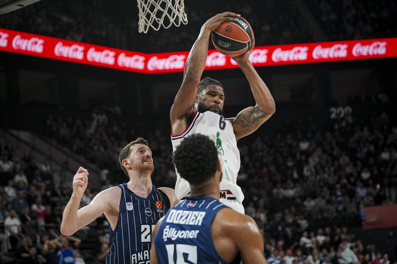 Milan holds off Efes comeback to secure 97-93 win