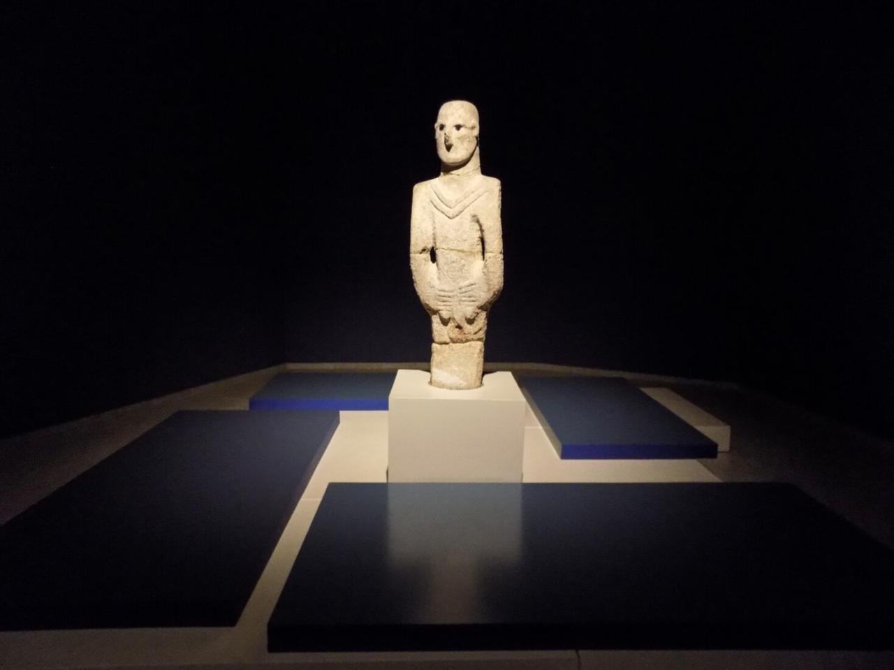 A limestone statue of Balikligol Man, 1.80 meters tall, with deeply carved eye sockets filled with black obsidian pieces, found in the Neolithic settlement area of Yenimahalle, Sanliurfa, Türkiye. (AA Photo)