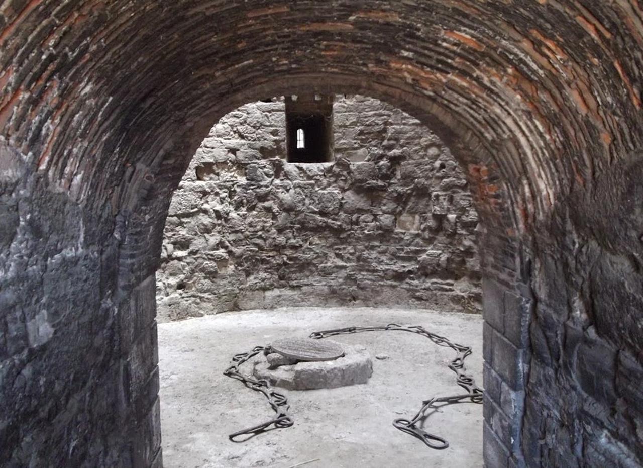 The chamber inside Yedikule Fortress where Sultan Osman II is believed to have been strangled following the Janissary revolt. (Photo via Fatih Municipality)