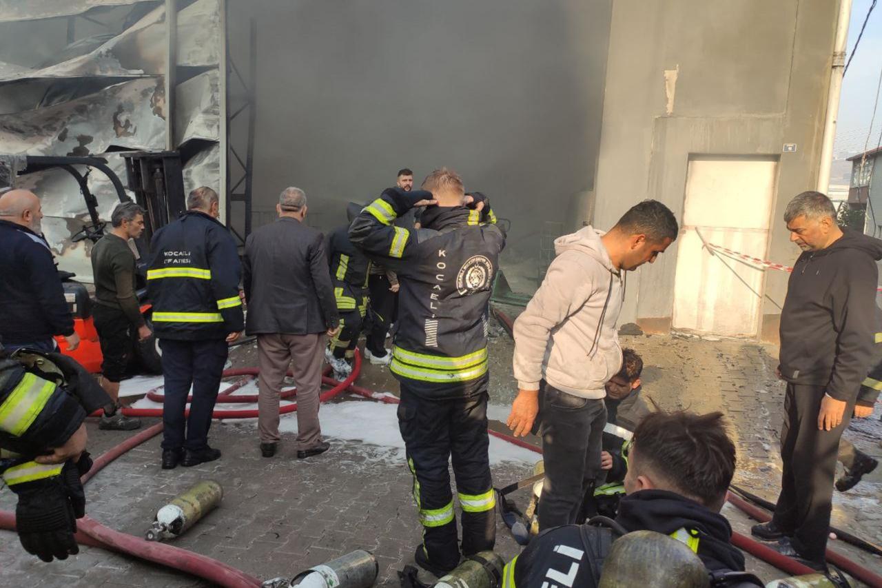 At least 6 killed in blaze at warehouse in Kocaeli’s major industrial hub