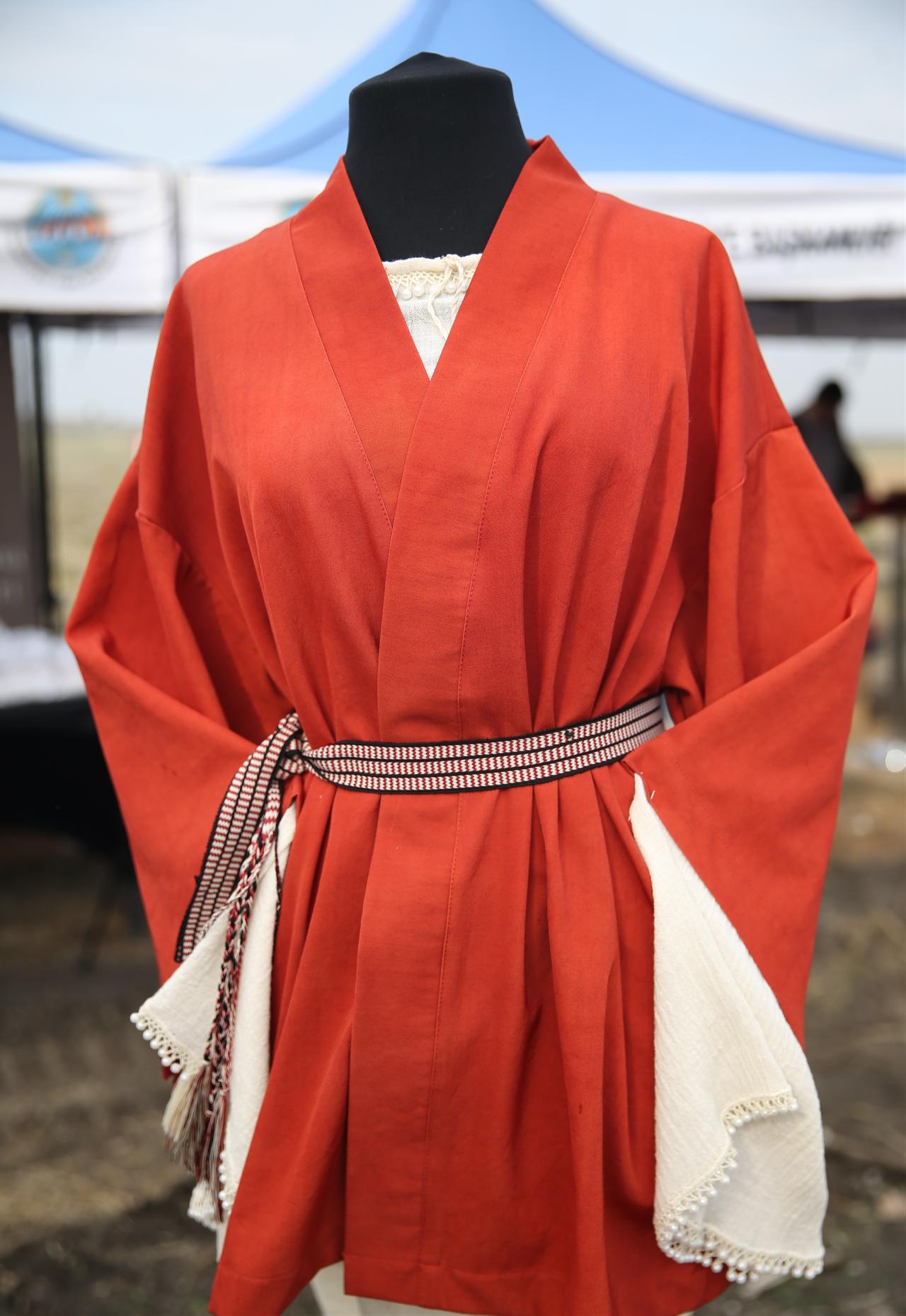 Traditional women’s costumes adorned with the shade of 'Edirne Red'. Edirne, Türkiye, November 8, 2025. (AA Photo)