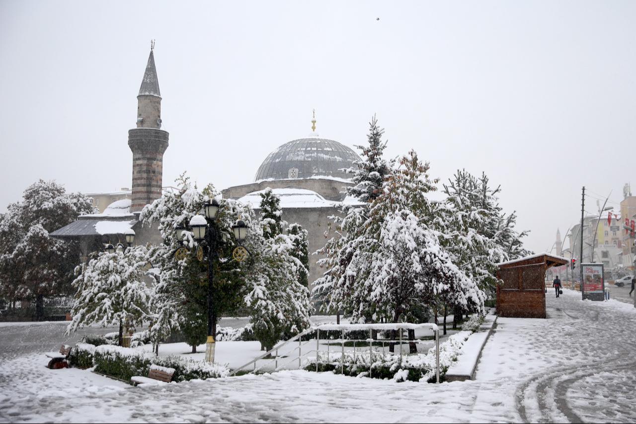 City center of Erzurum in white, Türkiye, October 13, 2025. (AA Photo)