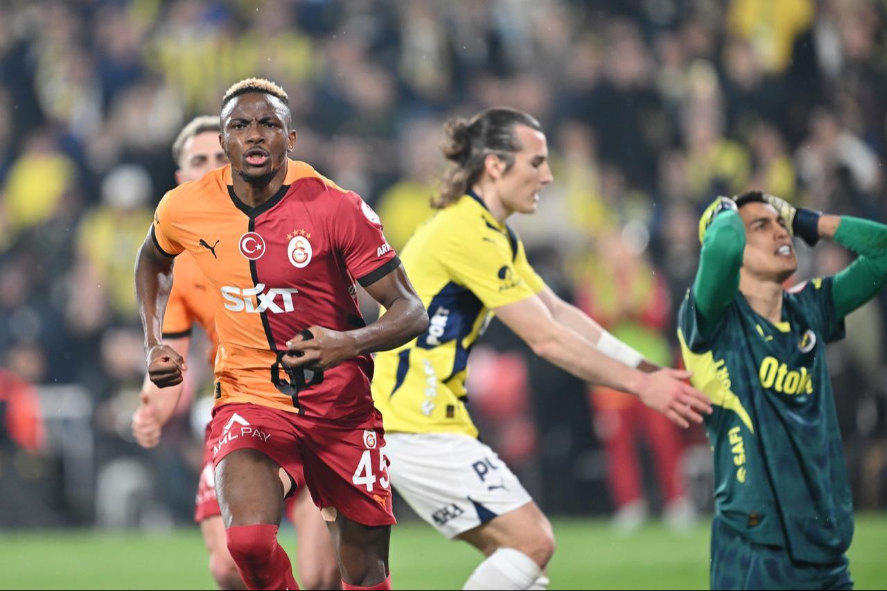 Victor Osimhen (45) of Galatasaray celebrates after score a goal during the Ziraat Turkish Cup Quarter-Final match between Fenerbahce and Galatasaray at Ulker Stadium in Istanbul, Türkiye, April 2, 2025. (AA Photo)