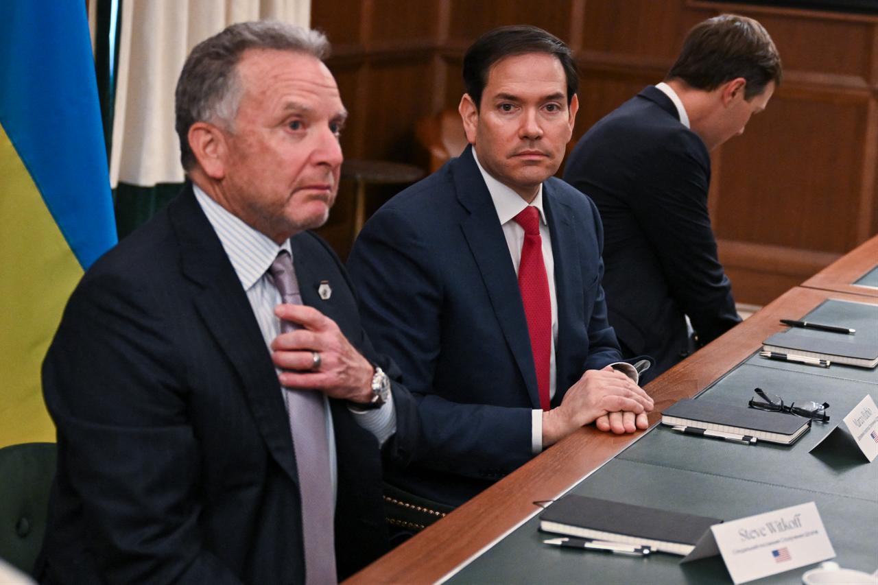 US Secretary of State Marco Rubio (C), alongside White House Special Envoy Steve Witkoff (L) and Jared Kushner (R), attend a meeting with Ukrainian officials headed by Rustem Umerov in Hallandale Beach, Florida on Nov. 30, 2025. (AFP Photo)