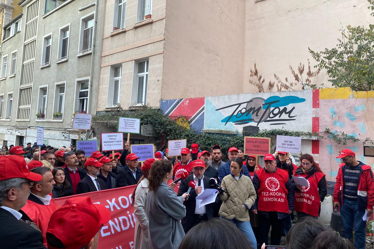 Turkish teachers at Italian high school on strike amid financial discrimination suspicion