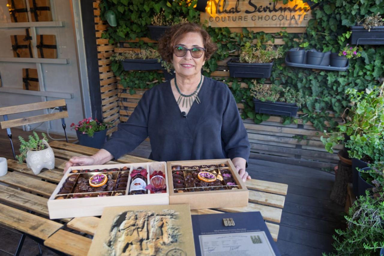 Nihal Sevilmen presents artisanal chocolate boxes, Ankara, Türkiye, December 11, 2025. (Courtesy of European Union)