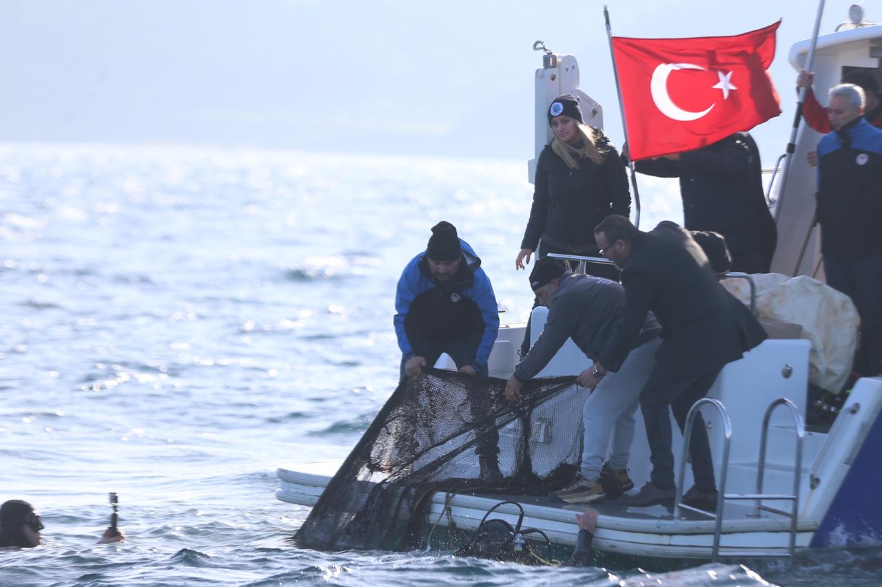 Türkiye removes 2.9 million square meters of ghost nets from seas in 11 years