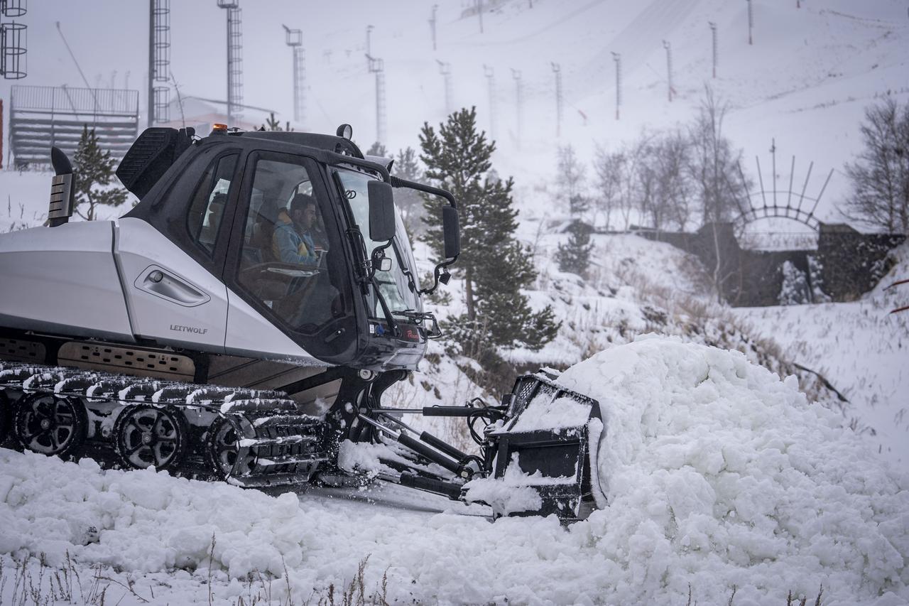 Palandoken Ski Resort in Erzurum is known for being the ski center that opens the season earliest and closes it the latest in Türkiye. Erzurum, Türkiye, December 12, 2025. (AA Photo)