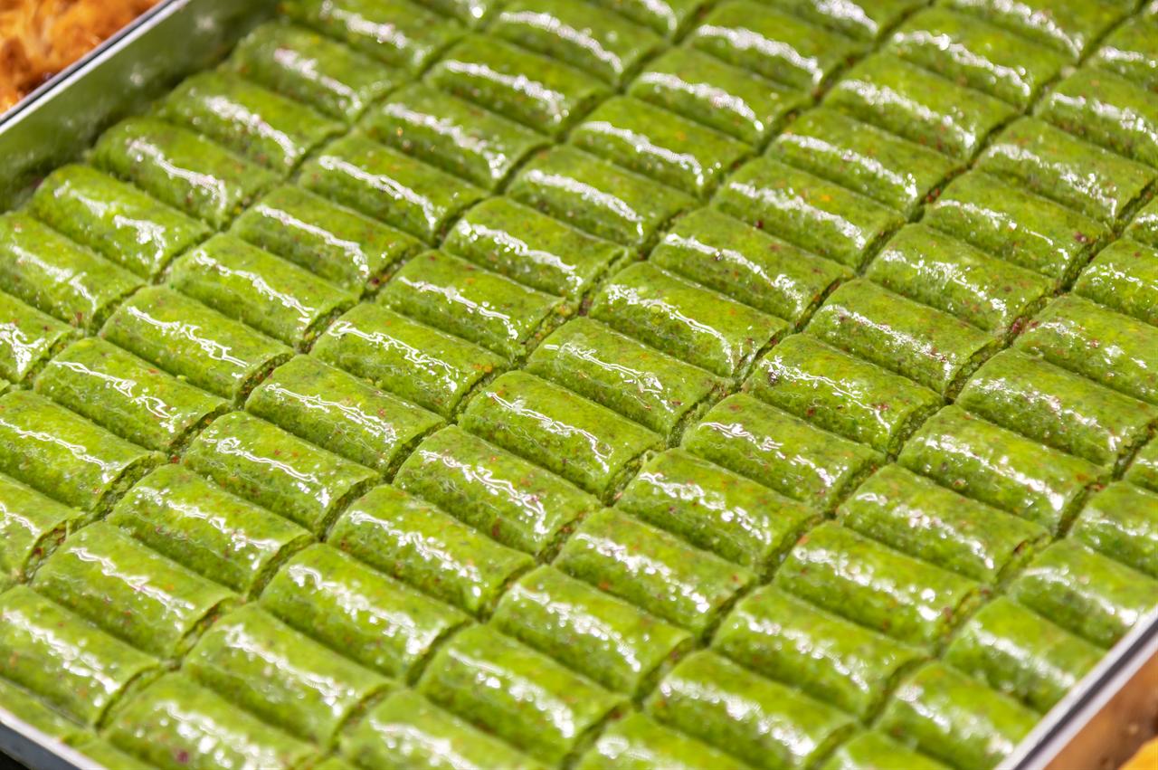 Fistikli sarma, pistachio rolled dessert. (Adobe Stock Photo)