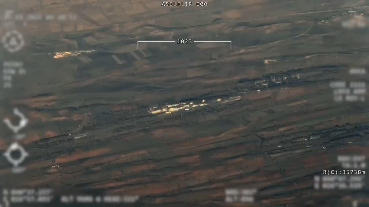 The image shown here was taken by Aselsan's ASELFLIR-600 Electro-Optical Reconnaissance, Surveillance and Targeting System from a distance of 35,738 meters. (Screengrab via X/@BaykarTech)