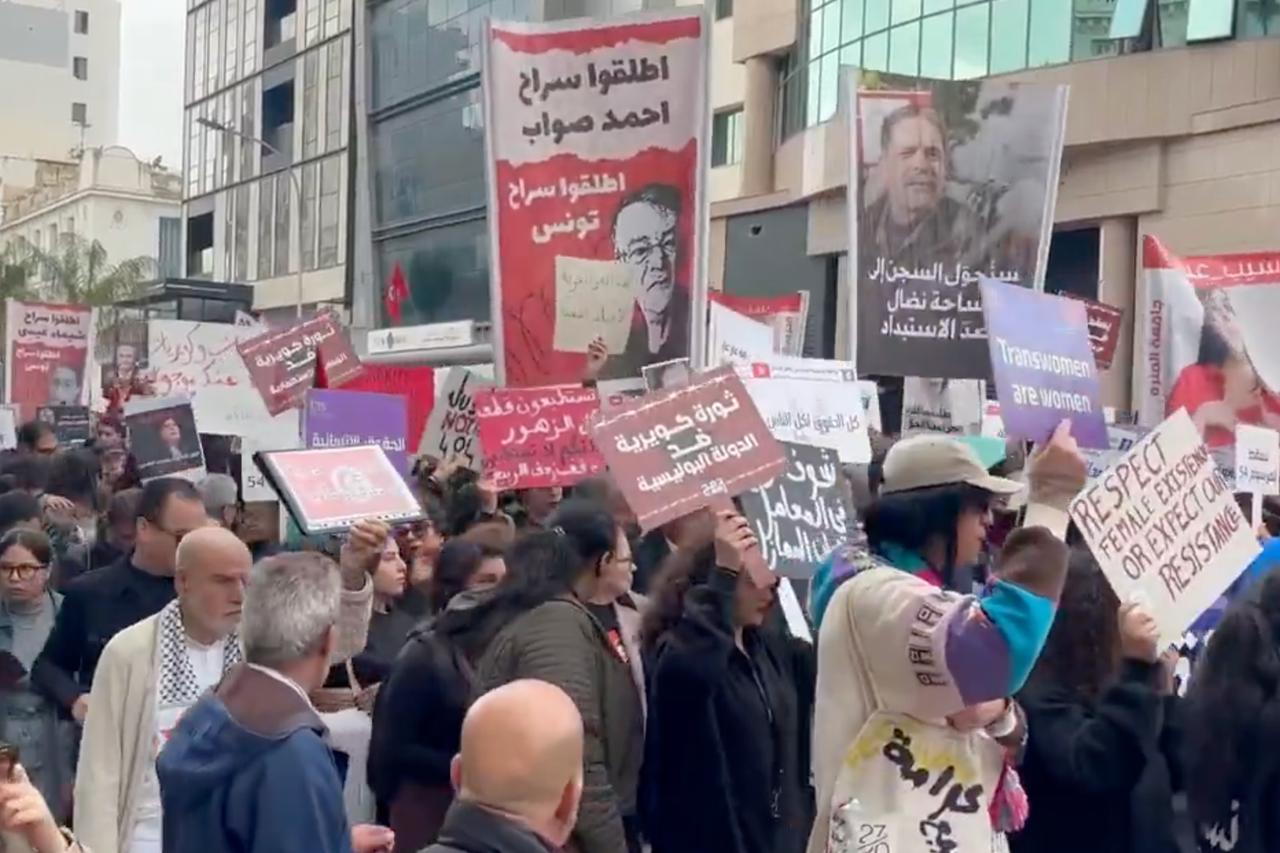 Protests flare in Tunisia after man dies following police pursuit