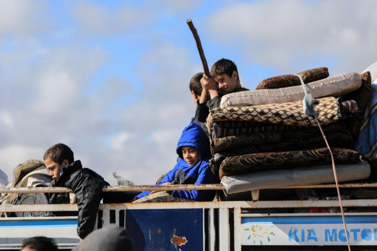 Türkiye plans gradual removal of temporary protection status for Syrians: Report