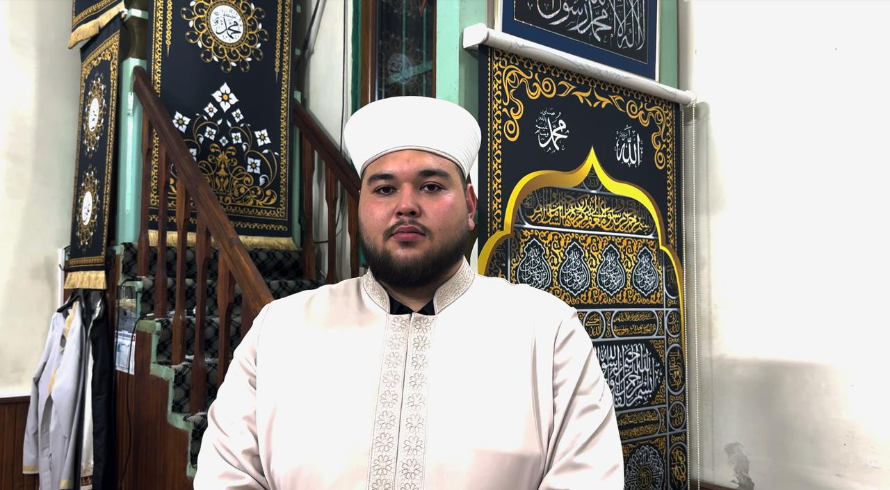 Memis Firaz, the second imam of the Hunkar Mosque, spoke to the press. Bucharest, Romania, December 14, 2025. (AA Photo)