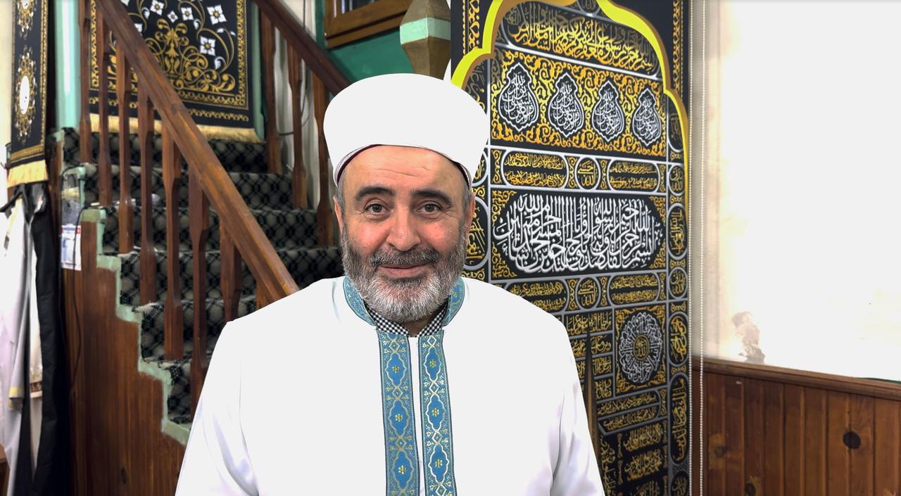 Imam Mehmet Ertuğrul, who has been serving at the mosque for nearly four years, spoke to the press. Bucharest, Romania, December 14, 2025. (AA Photo)