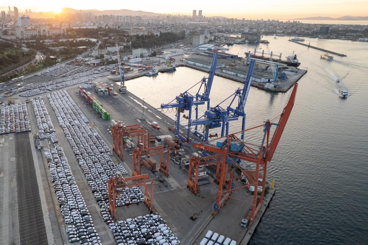 Turkish auto exports near 1M units, generating $37B by November Image