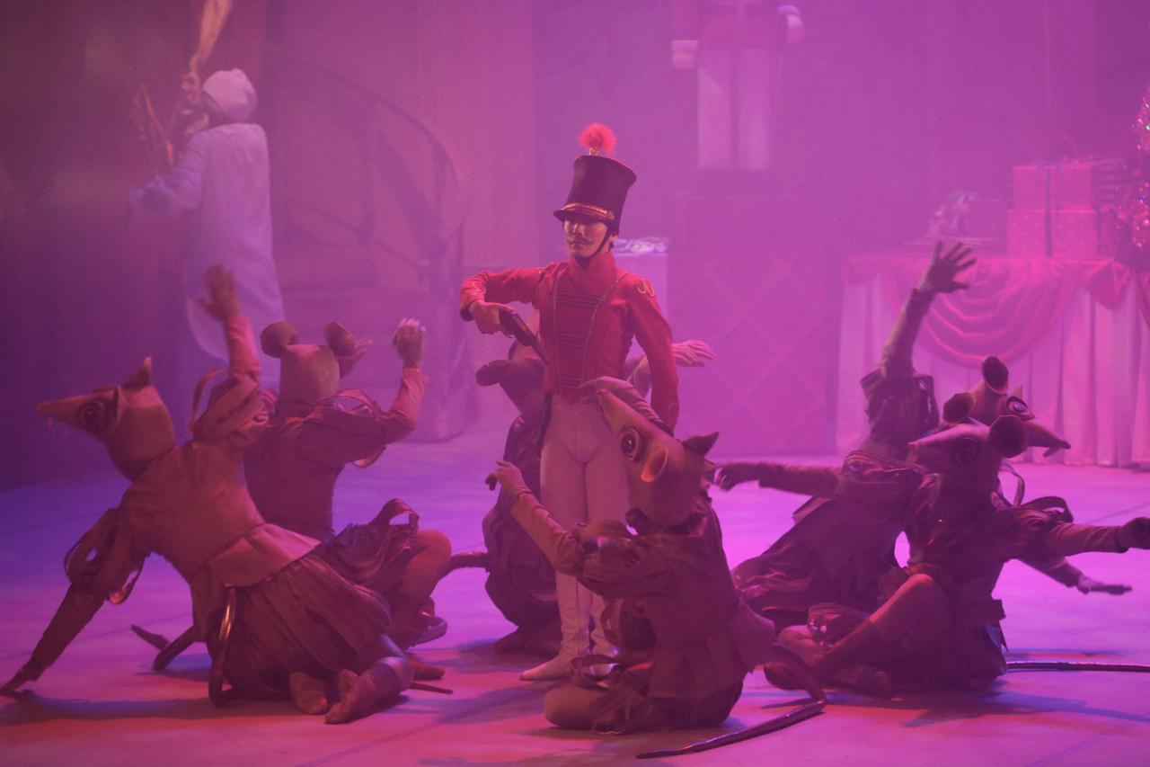 Ballet dancers perform in The Nutcracker, written by Pyotr Ilyich Tchaikovsky and adapted by Alexander Dumas, as it is staged by the Samsun State Opera and Ballet for the first time in the new season in Samsun, Türkiye, Dec. 15, 2024. (AA Photo)
