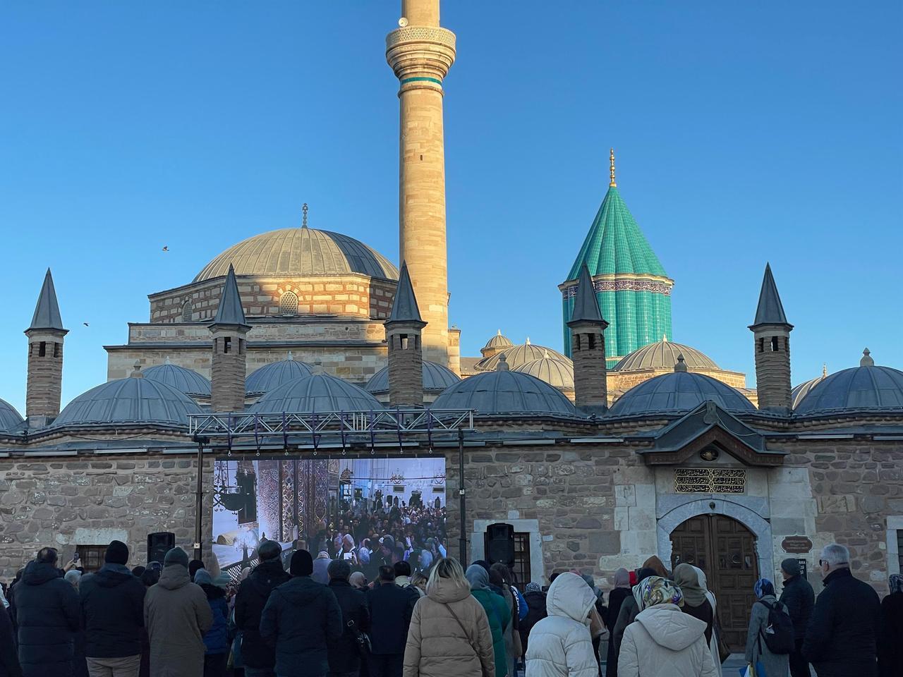 Due to the International Commemoration Ceremonies marking the 752nd anniversary of Mevlana’s vuslat, heavy visitor crowds are being seen at the Mevlana Museum and Mevlana Square in Konya, Türkiye, Dec. 17, 2025. (Photo by Koray Erdogan/Türkiye Today)