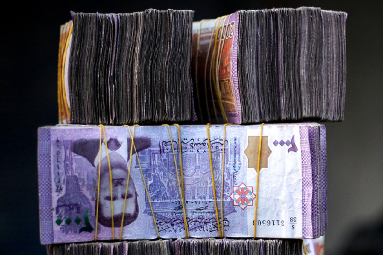 Syria reportedly plans to launch new currency in 2026, ending Assad-era pound