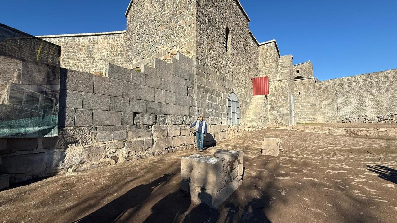 A view of archaeological excavations at the Artuklu Palace in Diyarbakir, Türkiye, Dec. 18, 2025. (IHA Photo)