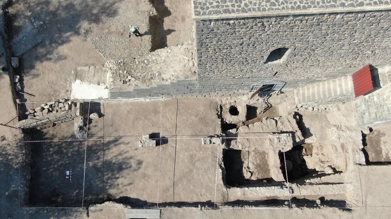 An aerial view of archaeological excavations at the Artuklu Palace in Diyarbakir, Türkiye, Dec. 18, 2025. (IHA Photo)