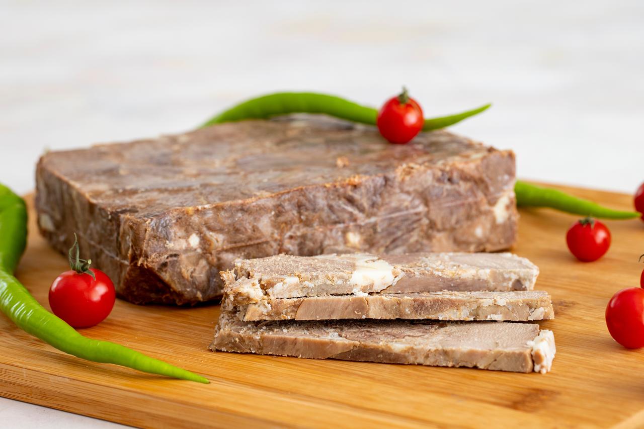 Rize roasted meat ( kavurma ) on wooden floor. (Adobe Stock Photo)