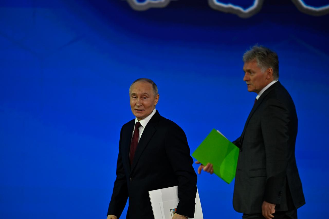 Kremlin says Putin ready to talk to Macron on Ukraine Image