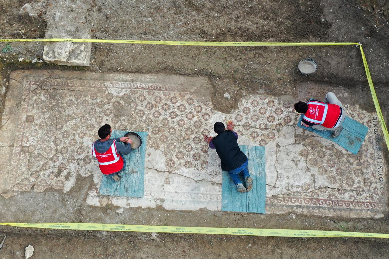 Late Antique mosaic with Greek inscription discovered in Türkiye's Hatay