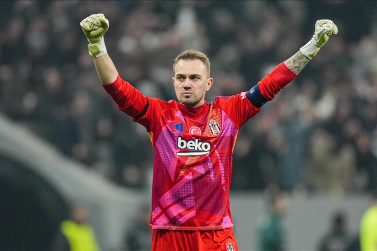 Besiktas to monitor goalkeeper market in January as Mert Gunok’s future remains unclear
