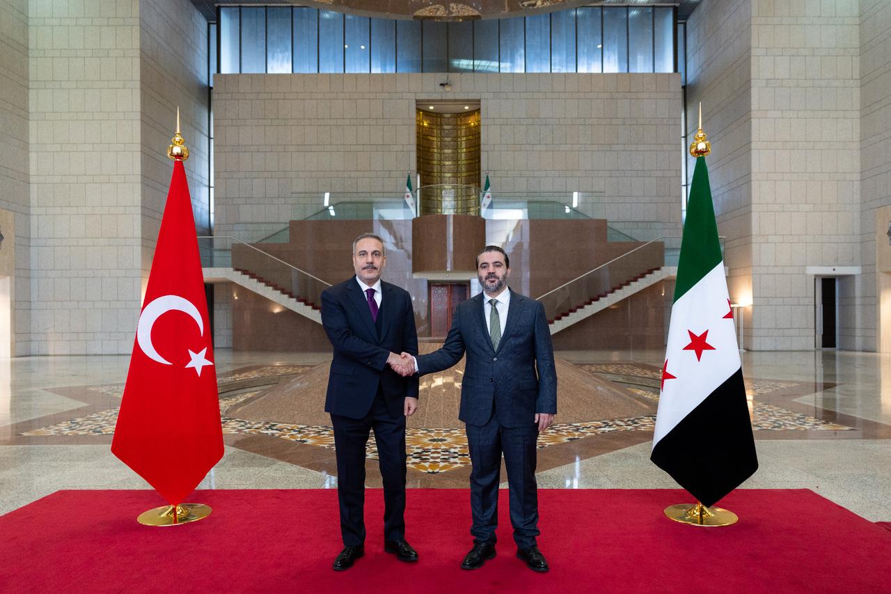 FM Fidan says SDF coordinates with Israel, urges integration into Syria