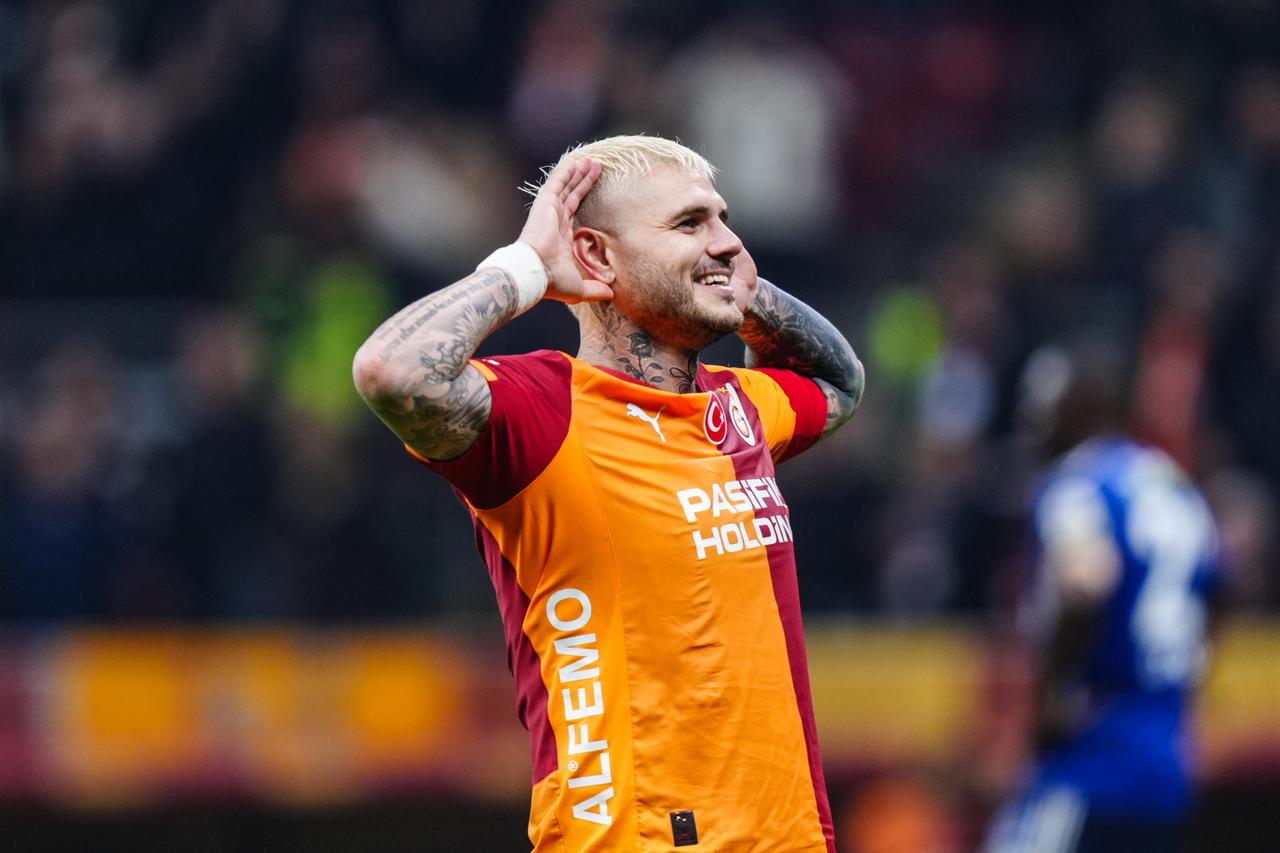 Mauro Icardi (9) of Galatasaray celebrates after scoring a goal during the Turkish Super Lig week 17 football match between Galatasaray and Kasimpasa at RAMS Park in Istanbul, Türkiye, Dec. 21, 2025. (AA Photo)