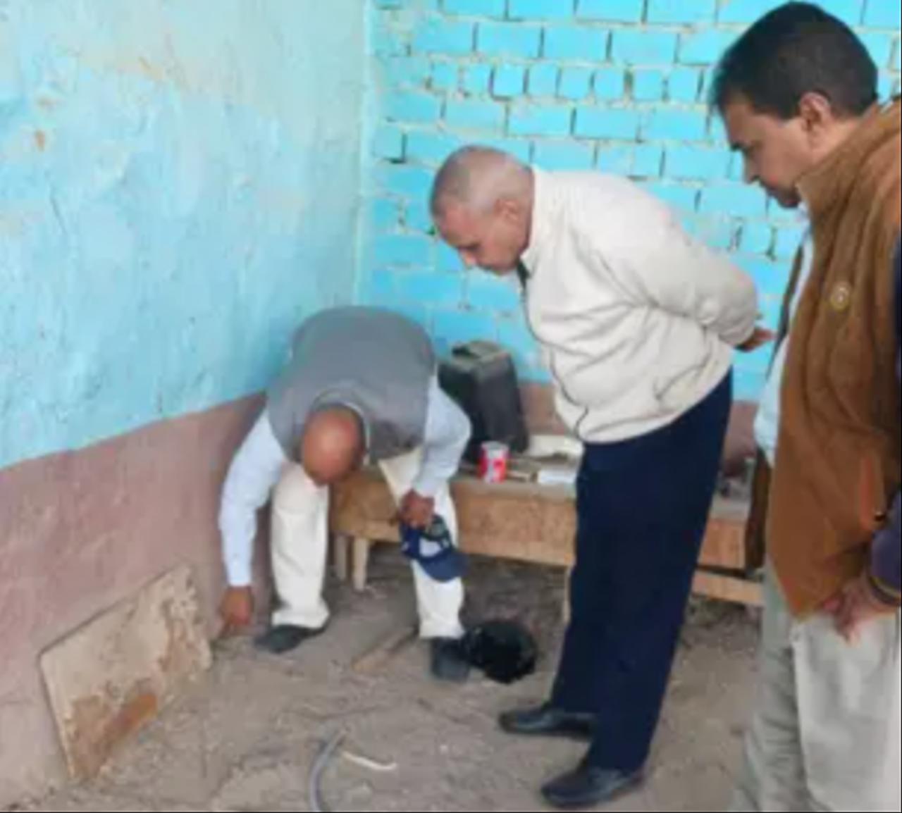 Following an inspection of the collapsed houses in Al-Deir village in Luxor governorate in southern Egypt (Photo via ahlmasrnews )