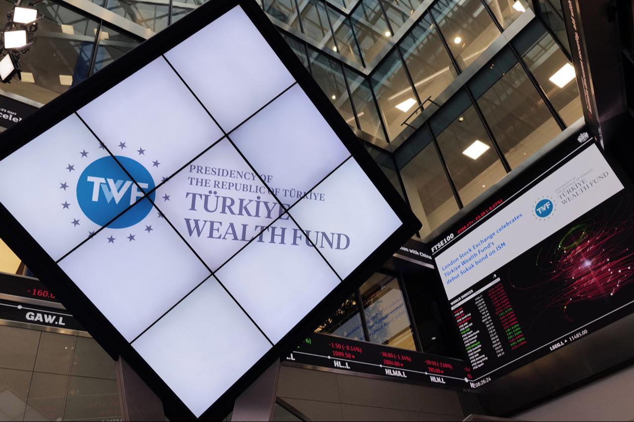 Türkiye Wealth Fund’s logo displayed on screens at the London Stock Exchange during a market-opening ceremony marking its sukuk issuance in London, UK, February 27, 2025. (Photo via X/@trwealthfund)
