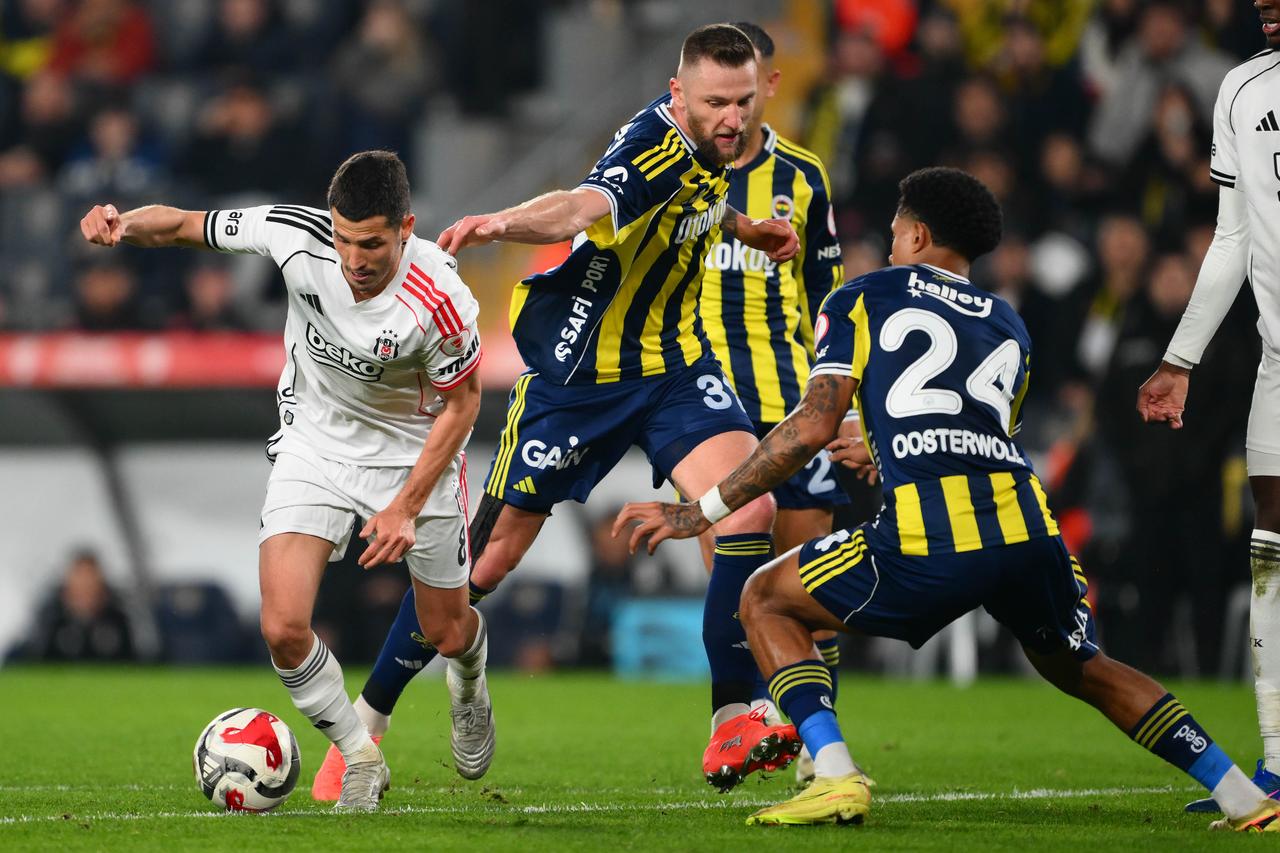 Besiktas defeats Fenerbahce 2-1 to end rivals' 16-match unbeaten streak