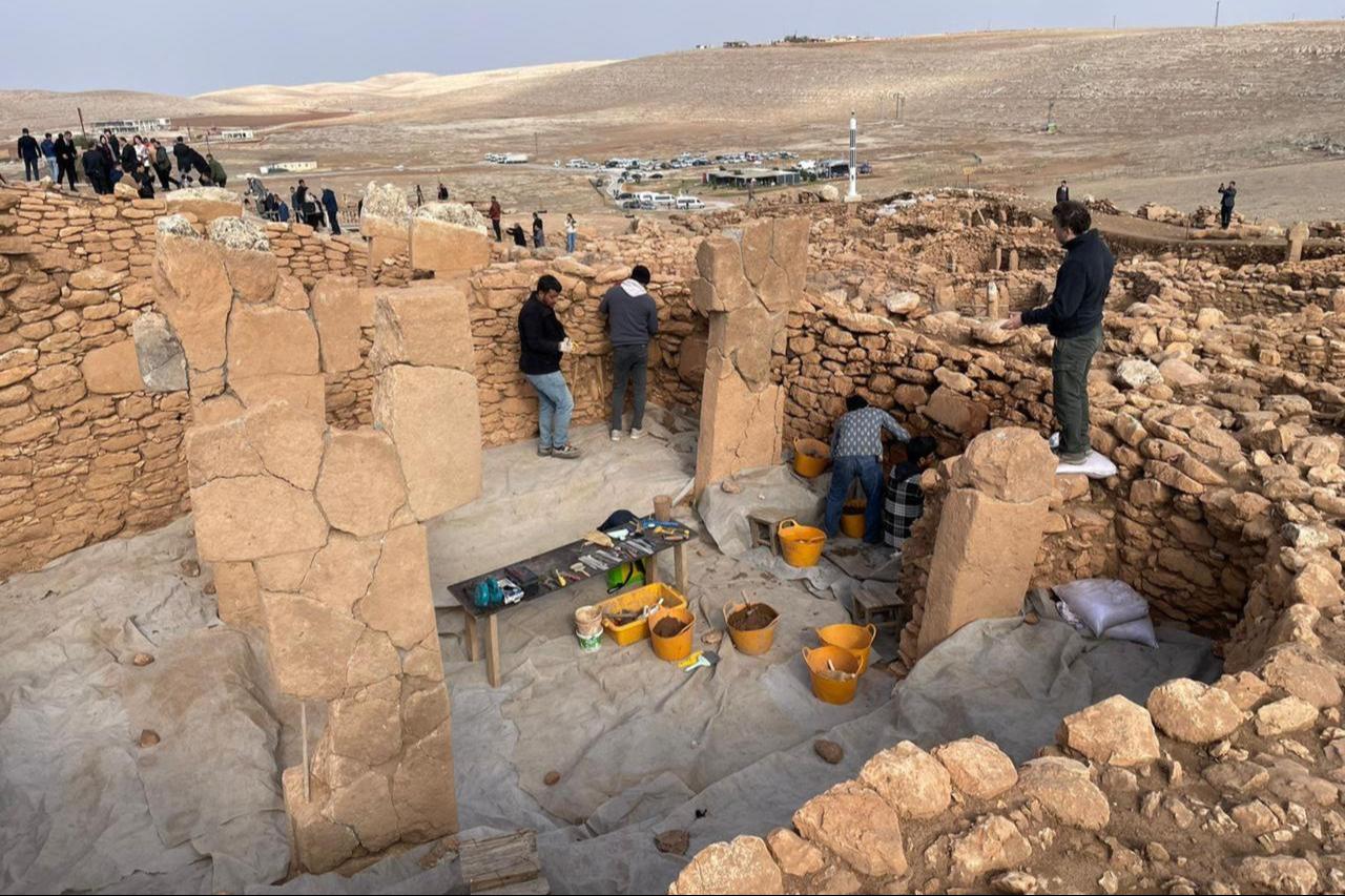 Ongoing restoration efforts inside a Neolithic structure at Karahantepe, where conservation teams are stabilising architectural elements as part of the Tas Tepeler Project. (Photo by Koray Erdogan/Türkiye Today)