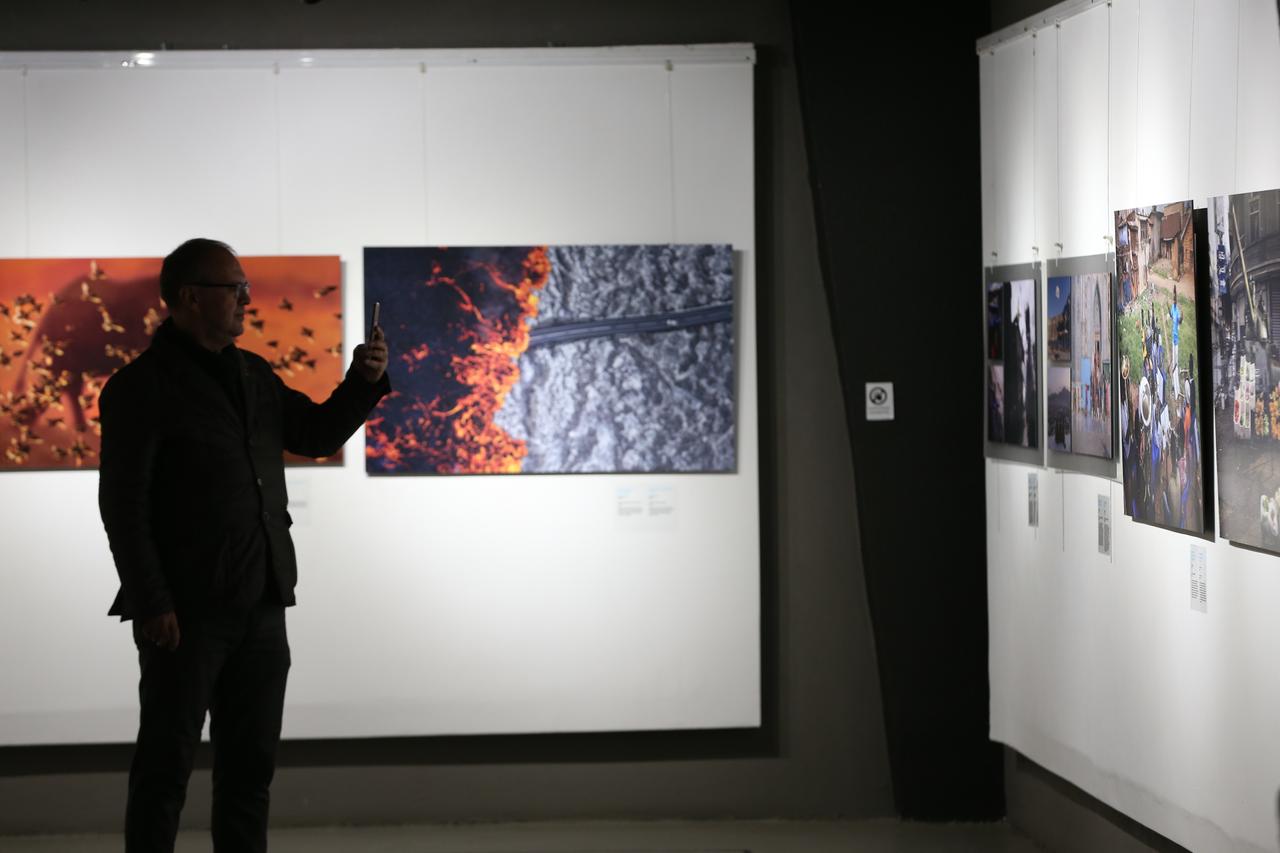 Istanbul Photo Awards 2025 exhibition opens in northwestern Türkiye Image