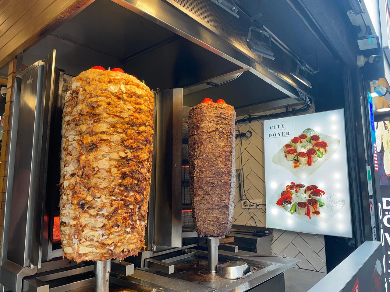 Doner kebab is probably the most widely known meat dish associated with Türkiye across the world. (Photo via Koray Erdogan/Türkiye Today)