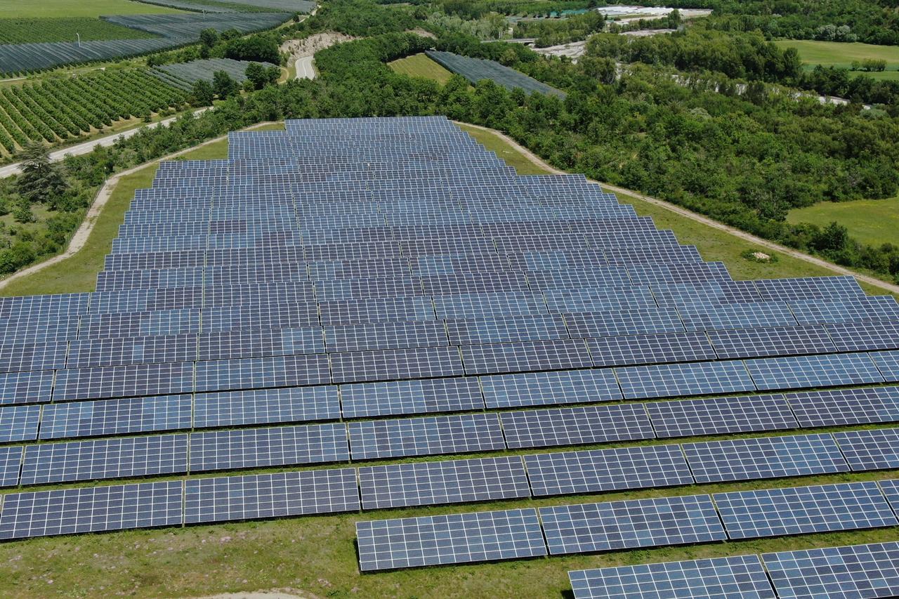 Türkiye's Koc Holding picks Romania for major solar power plant investment